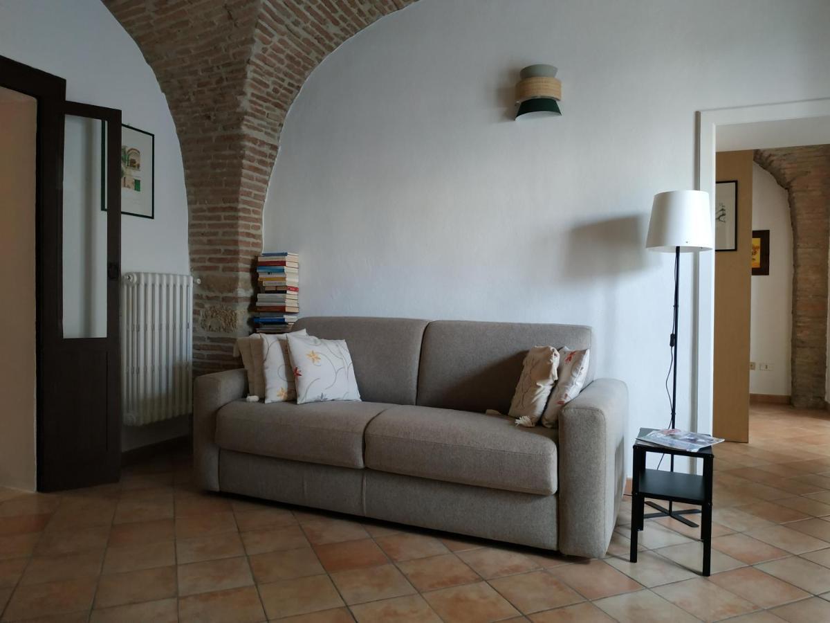 Bed And Breakfast In Piazza Orazio Venosa Dış mekan fotoğraf