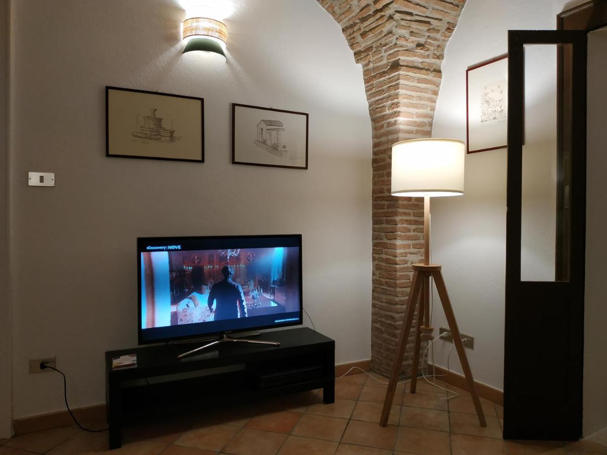 Bed And Breakfast In Piazza Orazio Venosa Dış mekan fotoğraf