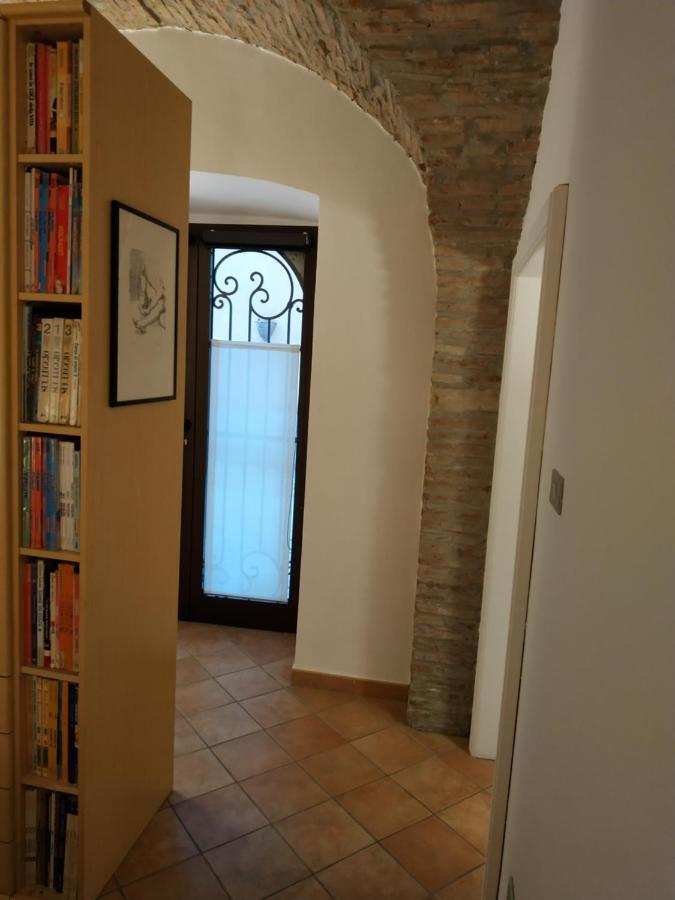 Bed And Breakfast In Piazza Orazio Venosa Dış mekan fotoğraf