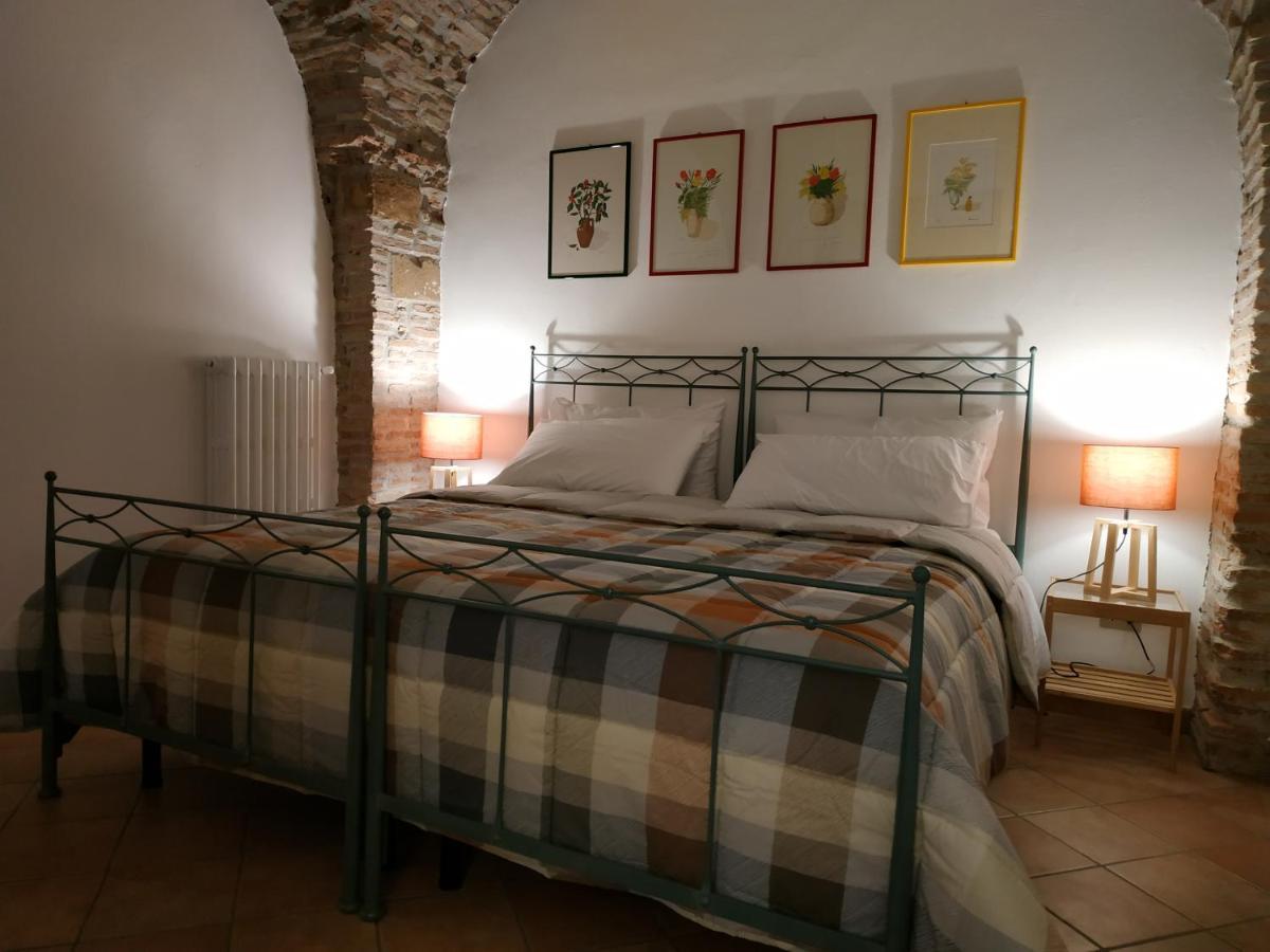 Bed And Breakfast In Piazza Orazio Venosa Dış mekan fotoğraf