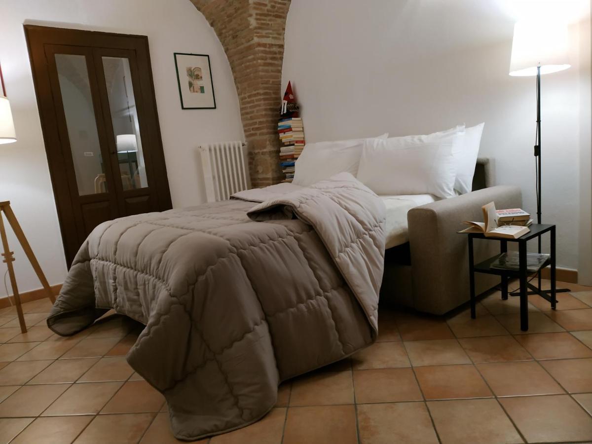 Bed And Breakfast In Piazza Orazio Venosa Dış mekan fotoğraf